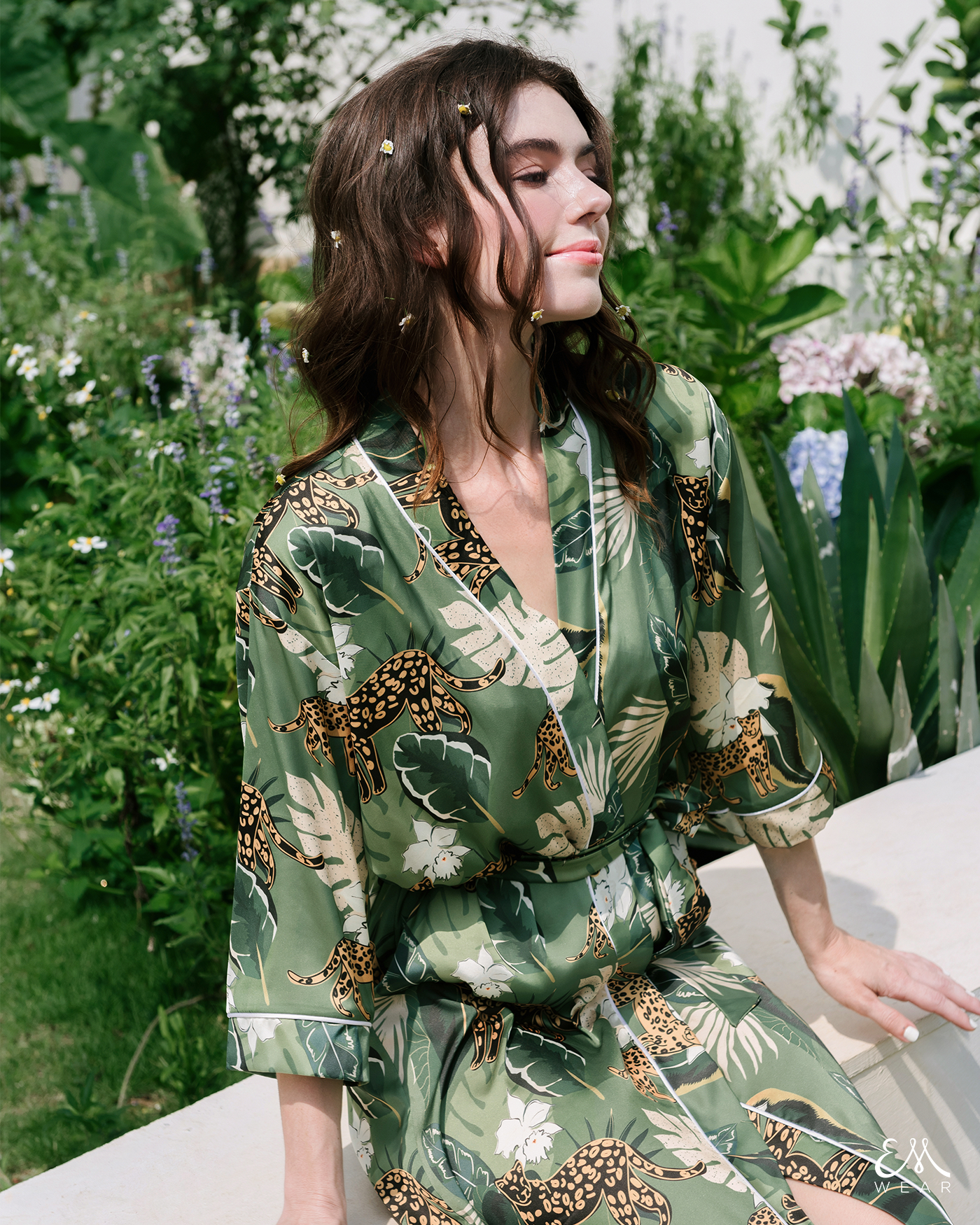 Shimpan Robe Tropical Panther Silk Robe – EM Wear